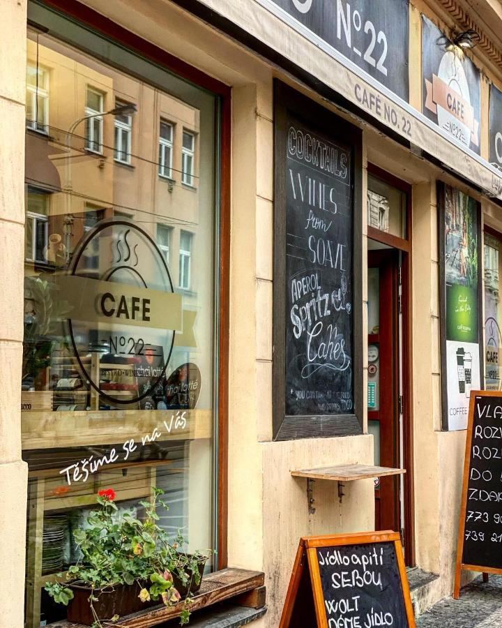 Apartments Cafe No.22 Prague Extérieur photo
